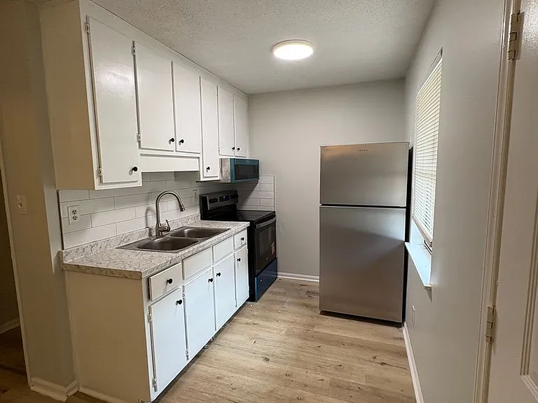 818 Meadow Ridge Ct — Photo 10