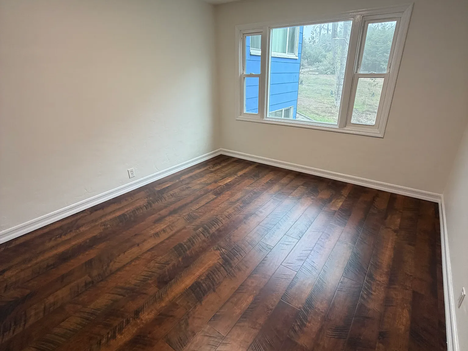 4 bed, 1930 sqft, $9,000 — Photo 4