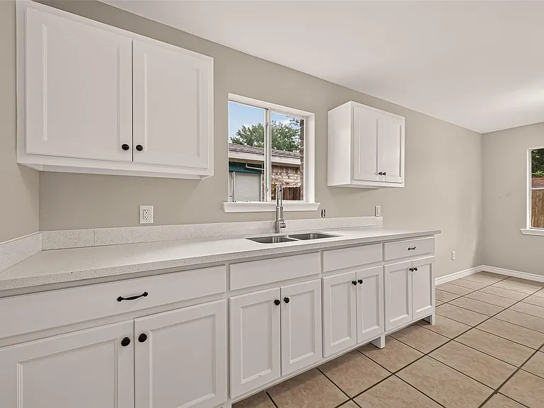 8607 Valley Forest Dr — Photo 11