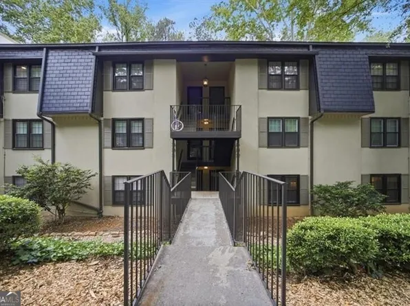 32 Arpege Way NW #32, Atlanta, GA 30327