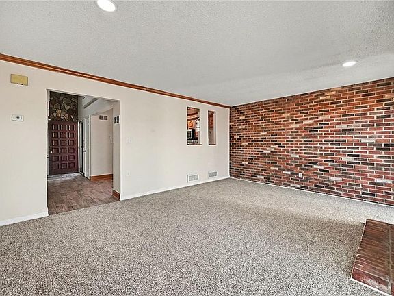 3rd image of 2914 NE 59th Pl