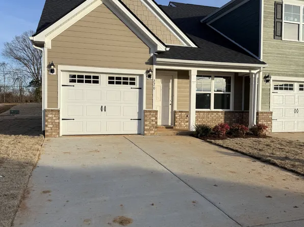 270 Selesia Ln, Pleasant View, TN 37146