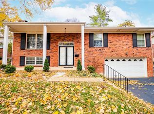603 Villa Gardens Dr, Saint Louis, MO 63122