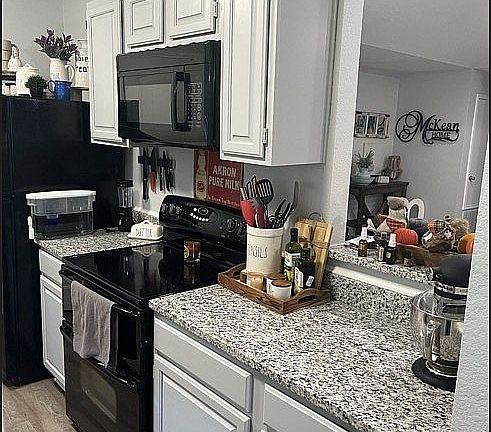 5th image of 301 Grand Meadow Dr