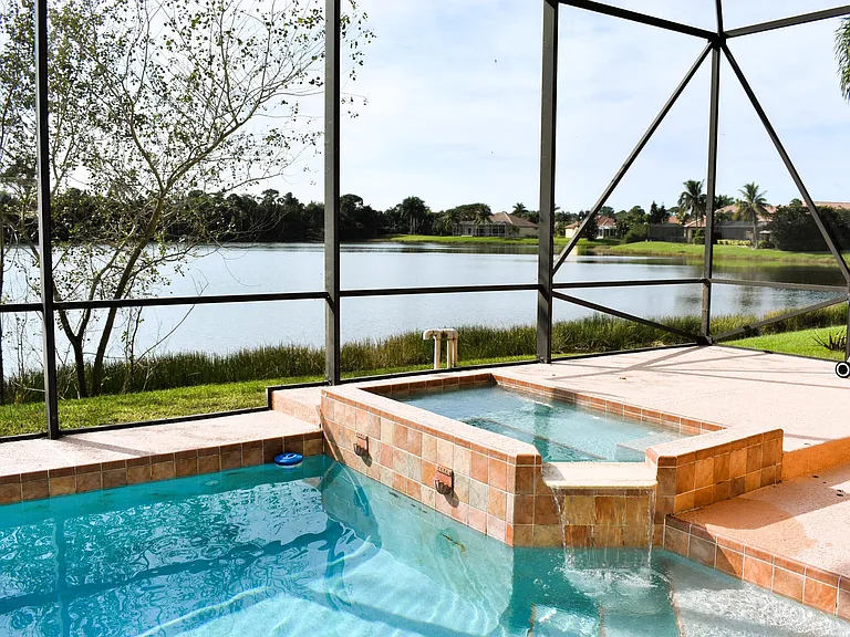 895 SW Grand Reserves Blvd — Photo 40