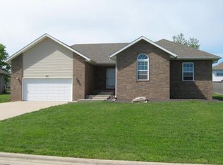 410 E Stone Creek Rd, Willard, MO 65781