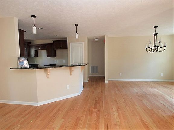 5th image of 1535 E Longleaf Drive
