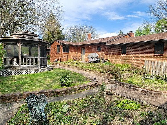 5th image of 801 Oakwood Rd