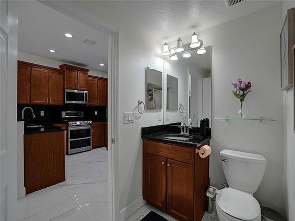 5th image of 8768 NW 98th Ave
