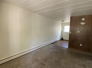 800 W Church St APT 14, Champaign, IL 61820