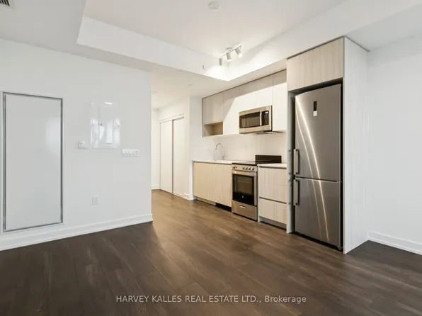 801 The Queensway #512, Toronto, ON M8Z 1N4