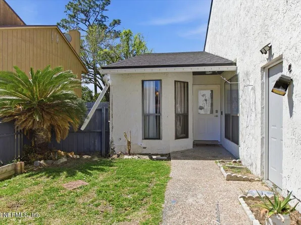 1136 ROMAINE Circle E, Jacksonville, FL 32225