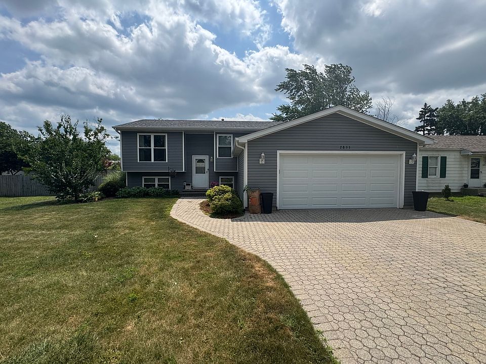 1st image of 2833 Apple Ave