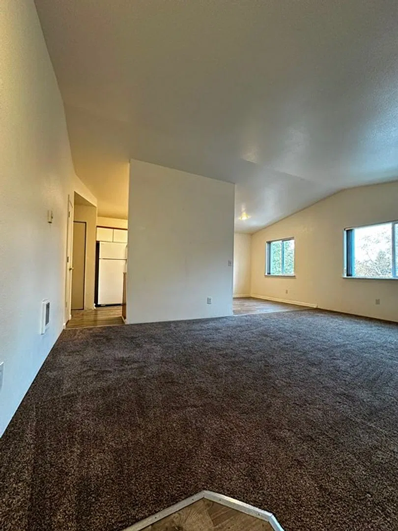 2 bedroom duplex — Photo 3