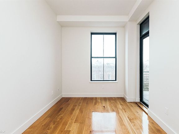 004_019_RidgewoodTheatre_Unit308-7