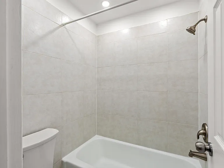 626 NW 13th St #310 — Photo 14