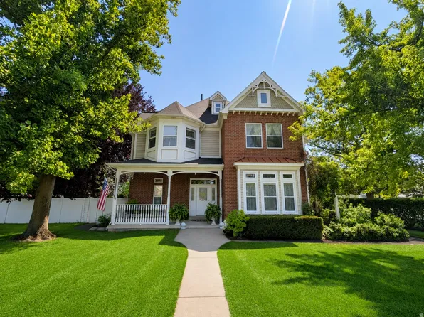 289 W Burton Ln, Kaysville, UT 84037