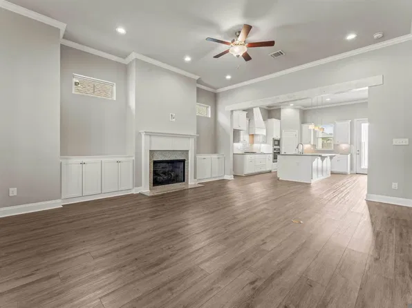 5159 Black River Rd, Darrow, LA 70725