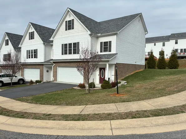 15 Collinswood Way, Staunton, VA 24401