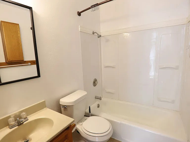 713 Halbert St — Photo 12