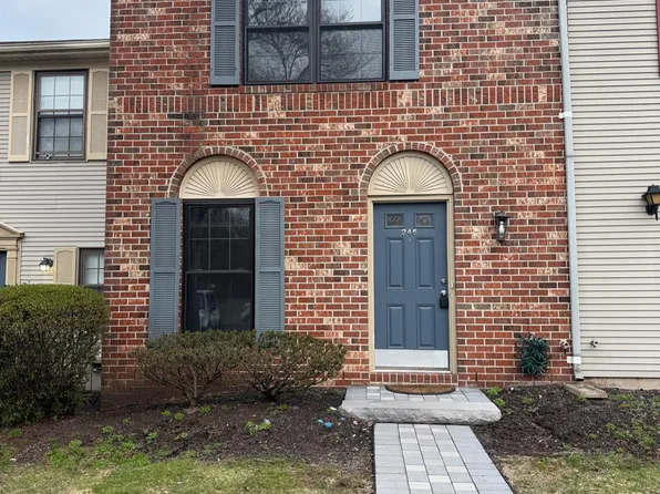 246 Hampshire Ct, Piscataway, NJ 08854