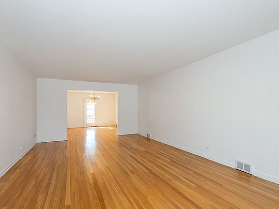5th image of 3127 W Birchwood Ave