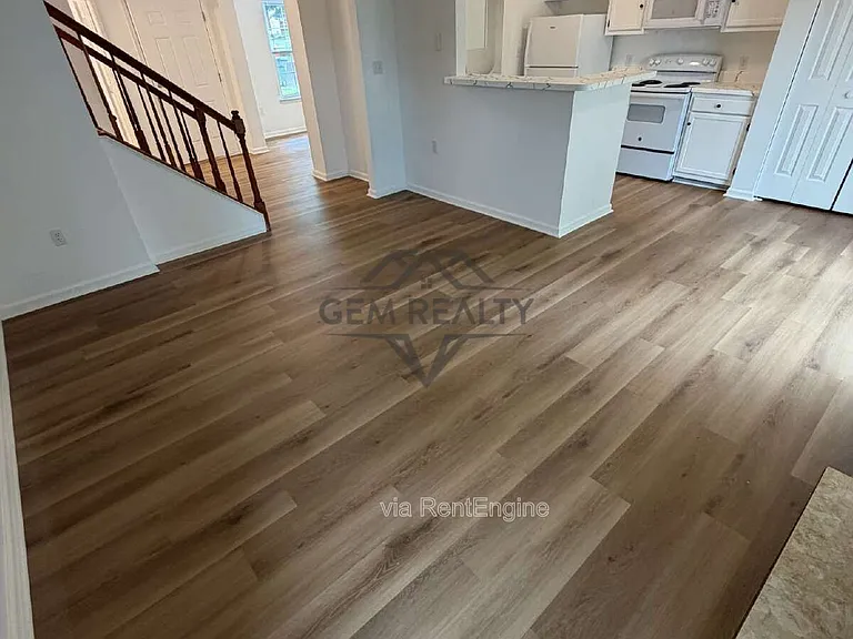 569 Cromwell Ct — Photo 25