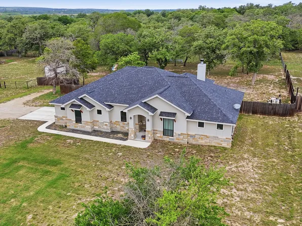 129 SENDERA XING, La Vernia, TX 78121