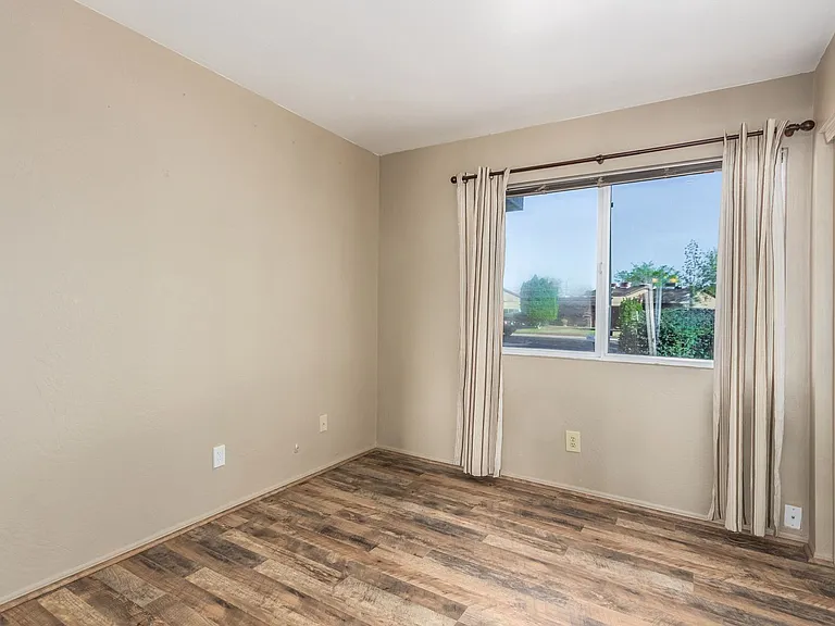 2321 E Enid Cir — Photo 31