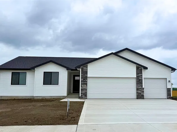 408 Colbie Blossom Northwest Ln, Bondurant, IA 50035