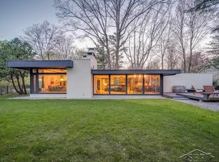 5208 Sunset Dr, Midland, MI 48640