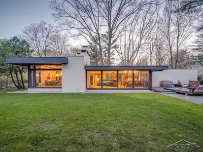 5208 Sunset Dr, Midland, MI, 48640