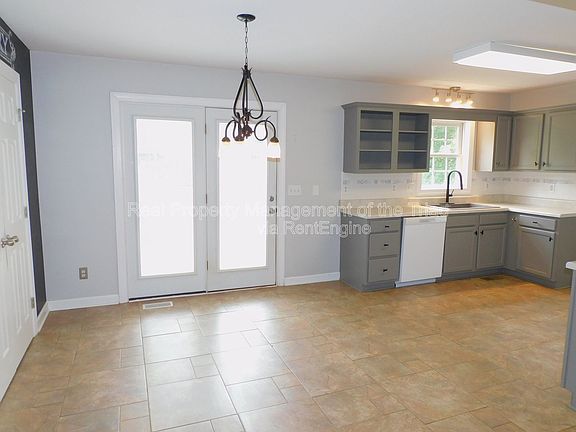 5th image of 2804 Mitchell Wood Dr