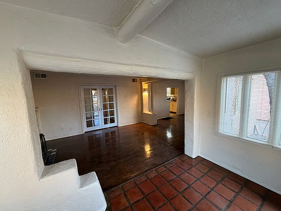 3rd image of 2112 Silver Ave SE