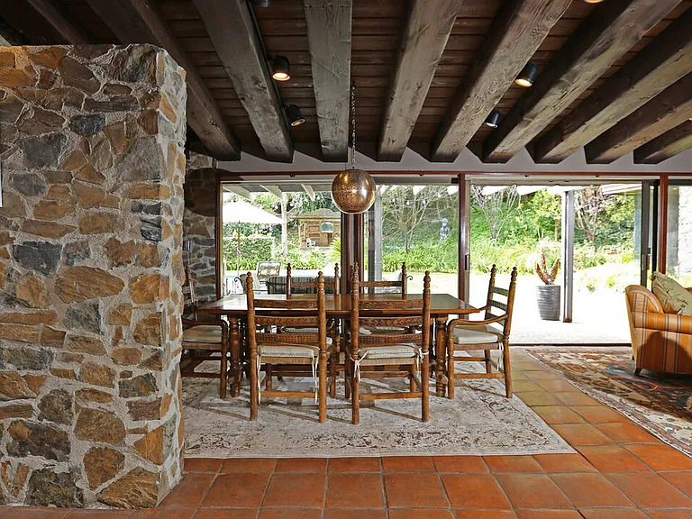 2673 Mandeville Canyon Rd — Photo 6