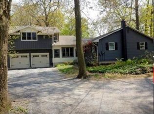 665 Oak Tree Rd, Manheim, PA 17545