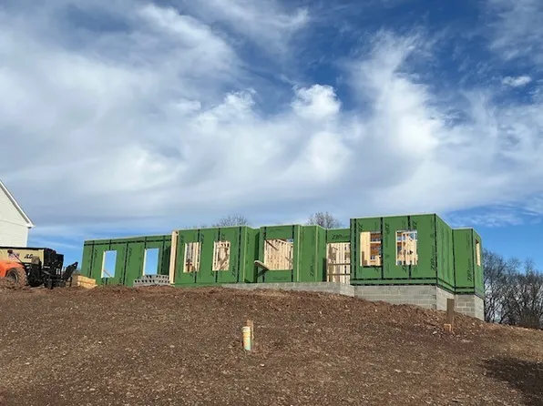 4048 Sinan Farm Dr, Export, PA 15632