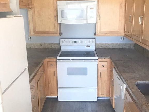 3rd image of 18532 Mayall St Unit E