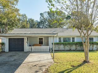 505 Farrer St, Angleton, TX 77515