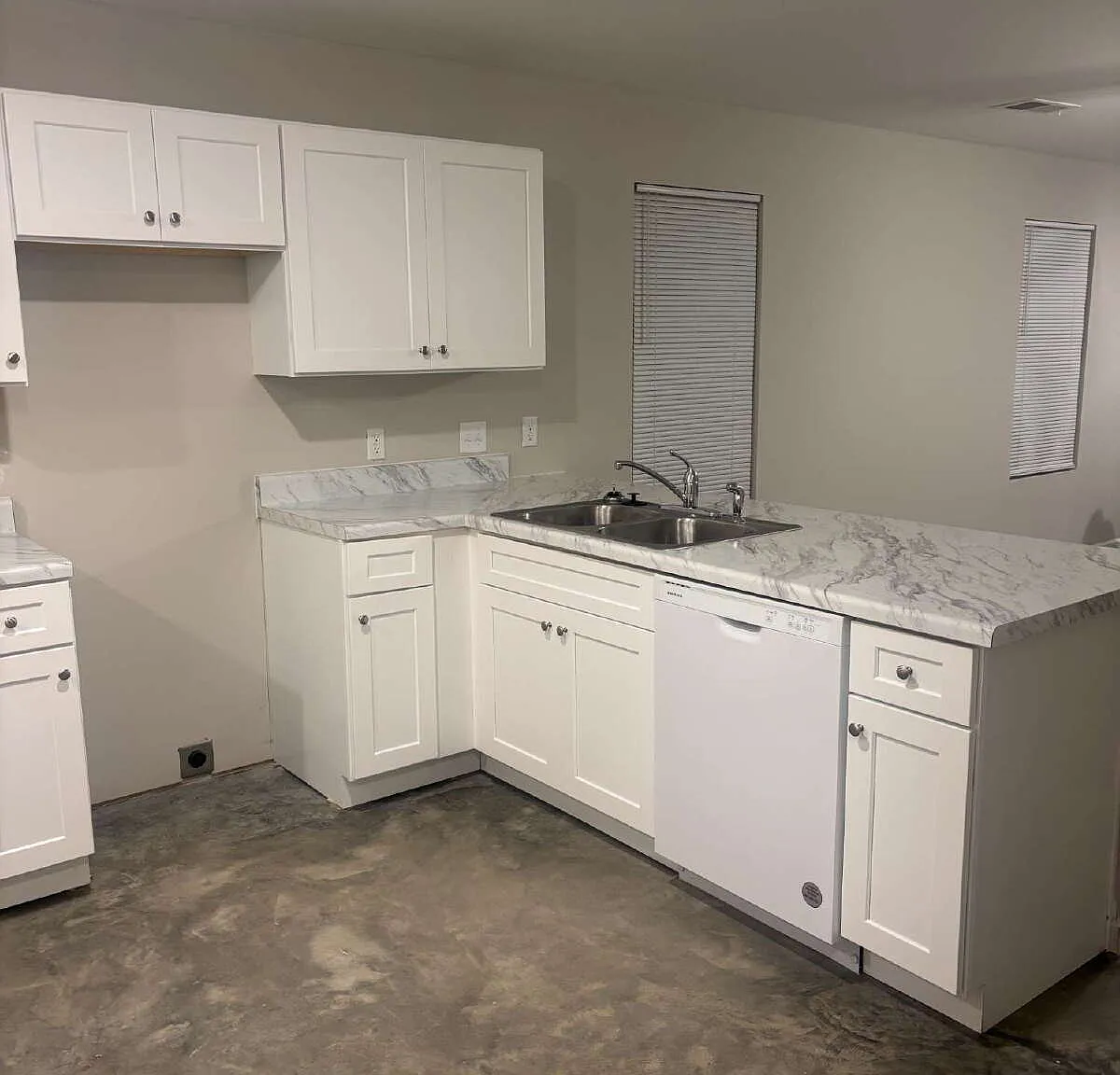 4 bed, 2.0 bath, 1320 sqft, $1,375 — Photo 2