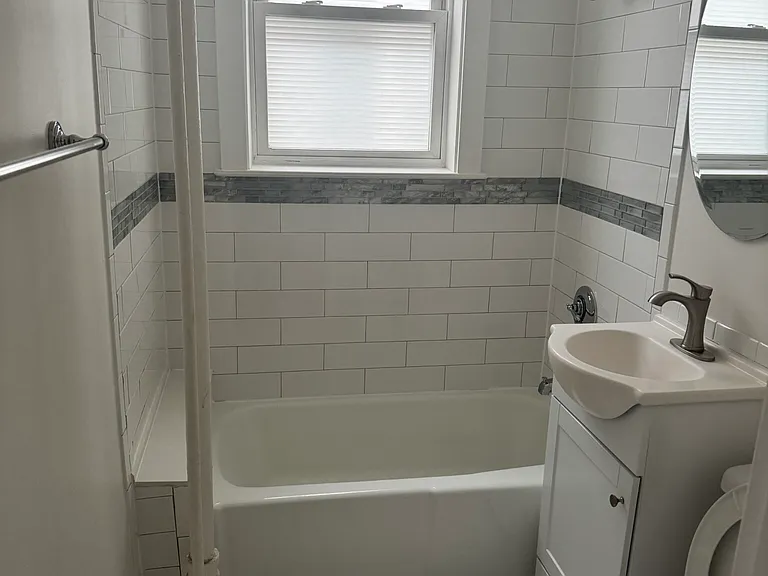 224 Hanover St #15C — Photo 16