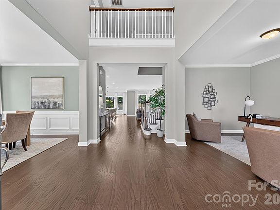 3rd image of 366 Hampton Trail Dr