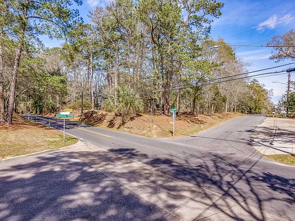 4th image of 1452 Fisher Ln