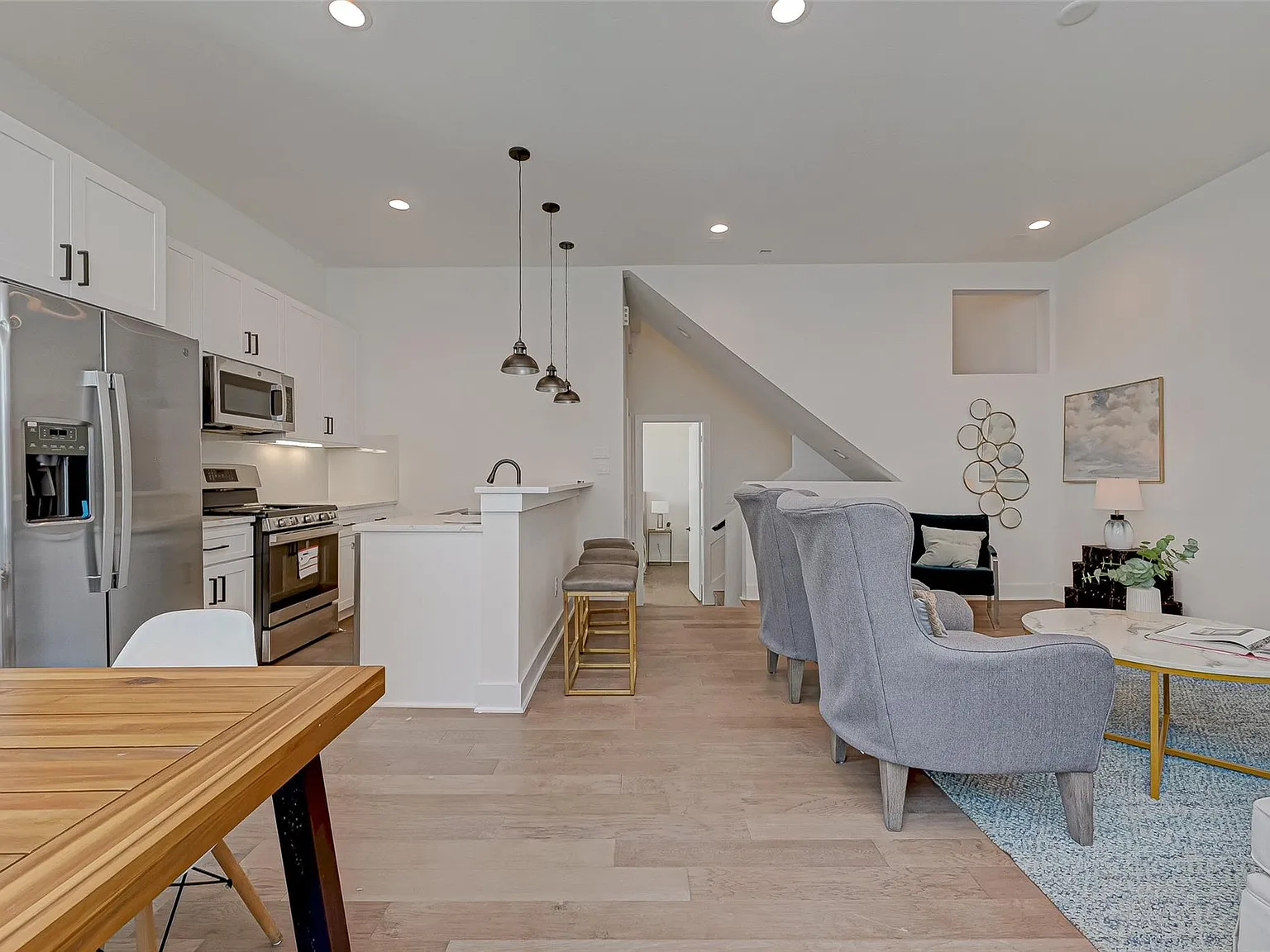 3 bed, 3.5 bath, 1786 sqft, $2,750 — Photo 3