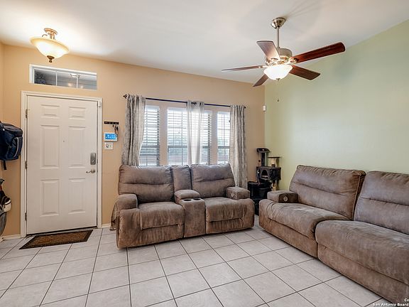 4th image of 2411 Crown Crossing