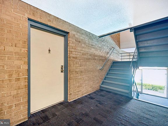 5th image of 412 Girard St APT 204