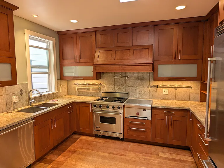 2628 Balboa St — Photo 3