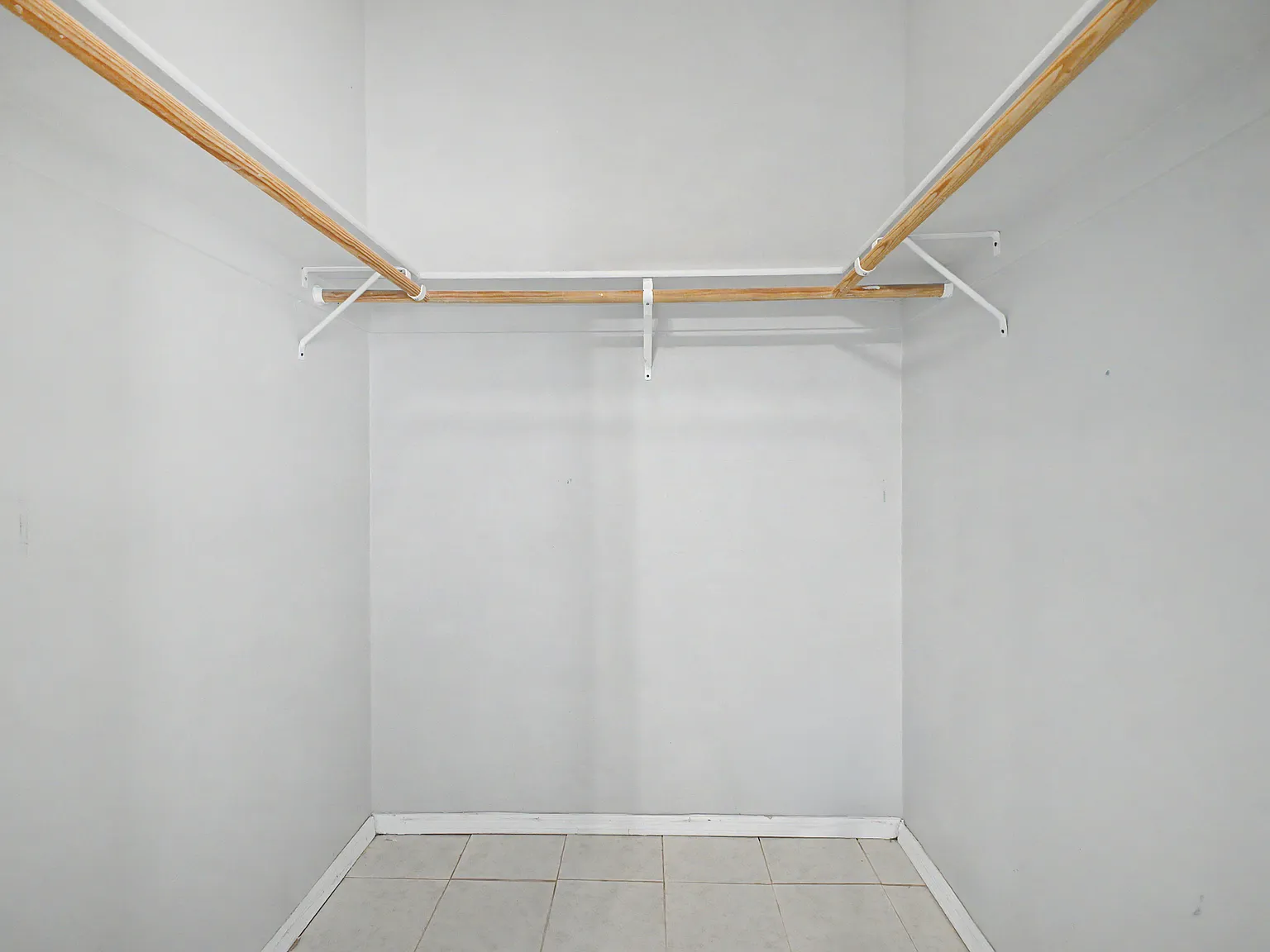 2 bed, 1043 sqft, $1,400 — Photo 4
