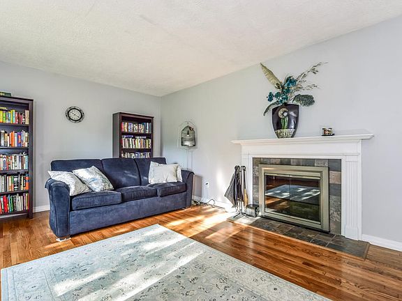 5th image of 2693 Thornapple River Dr SE