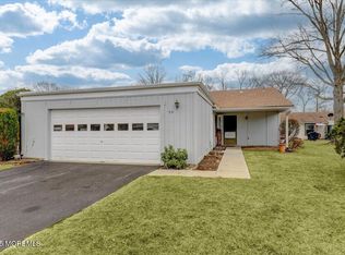 5B Aspen Plz #5B, Monroe Township, NJ 08831